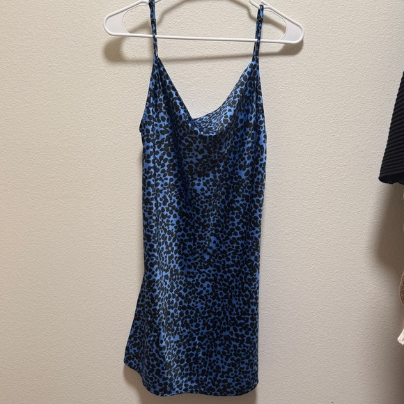 Blue Leopard Print Women's Top Flynn skye M - Picture 1 of 3